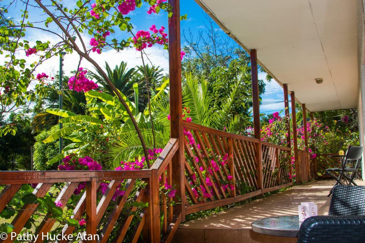 Kahina Lodge Hanga Roa Exterior foto